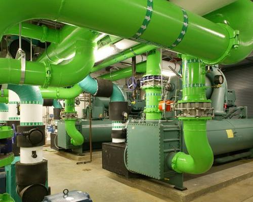机械 room with lime green pipes